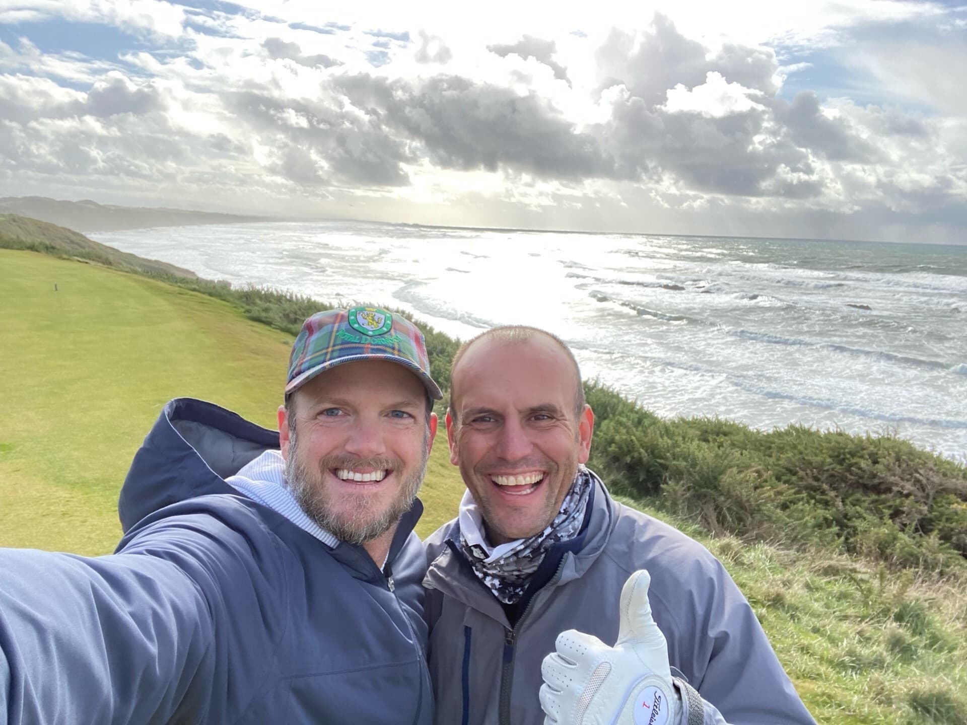 Devon at Bandon Dunes with the Pacific Ocean