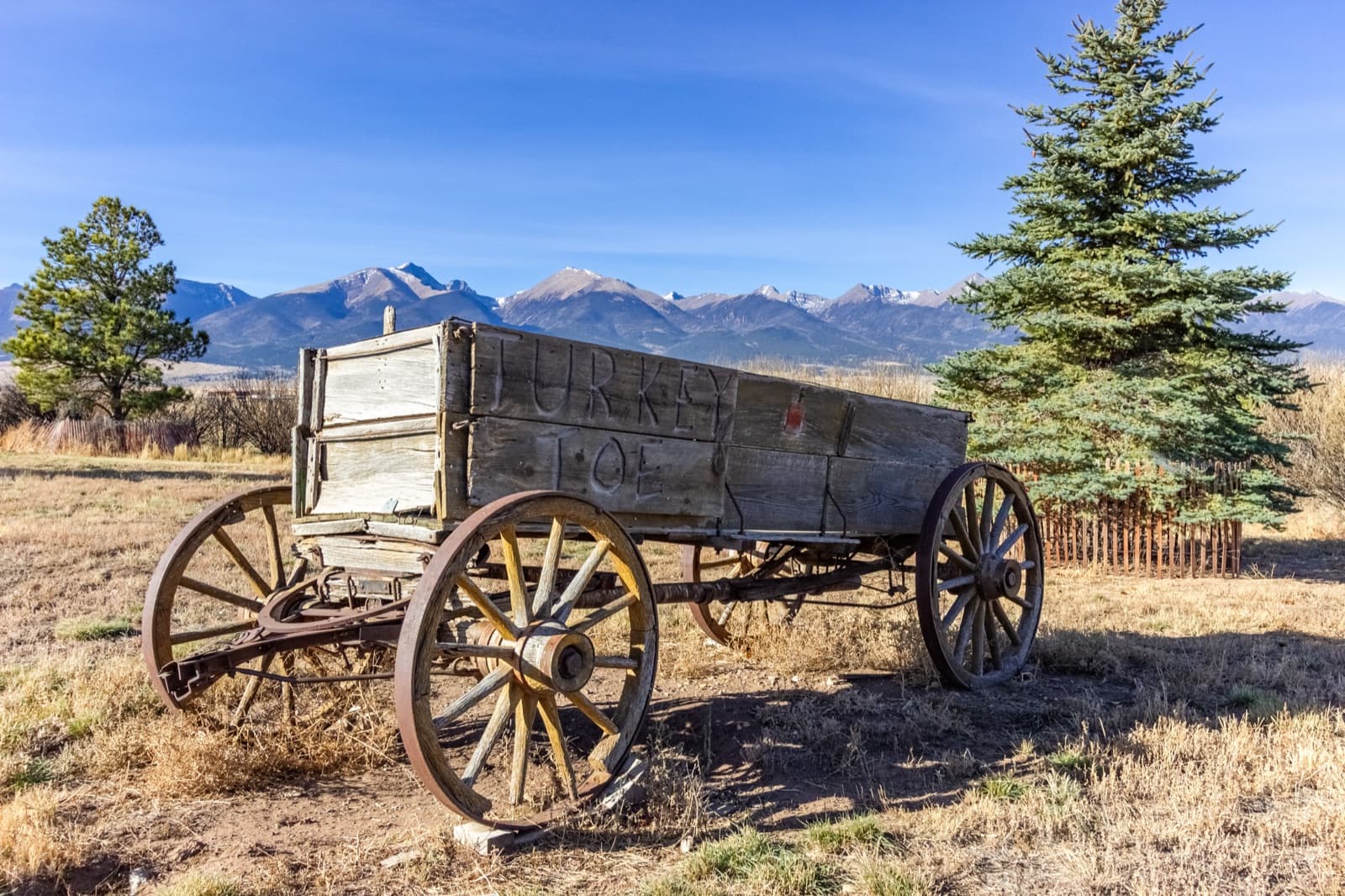 Turkey Toe welcome wagon with Sangre de Cristos