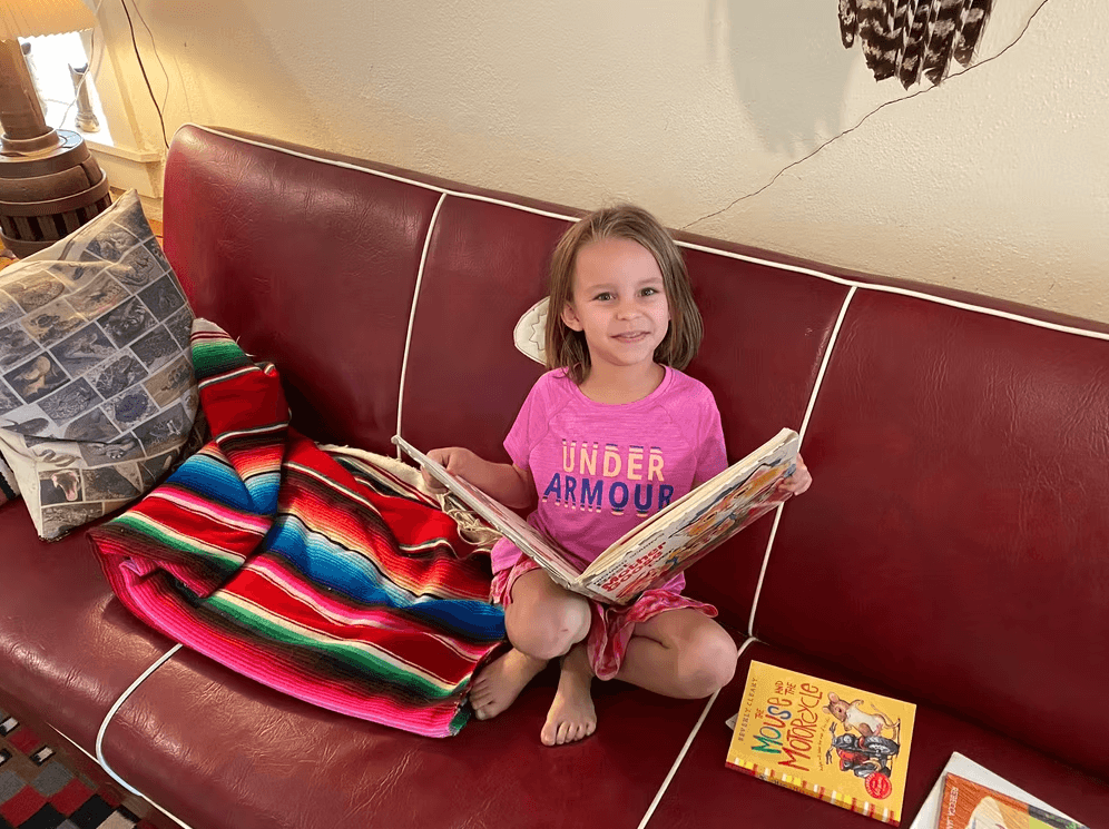 Reading for all ages focused on analog time!