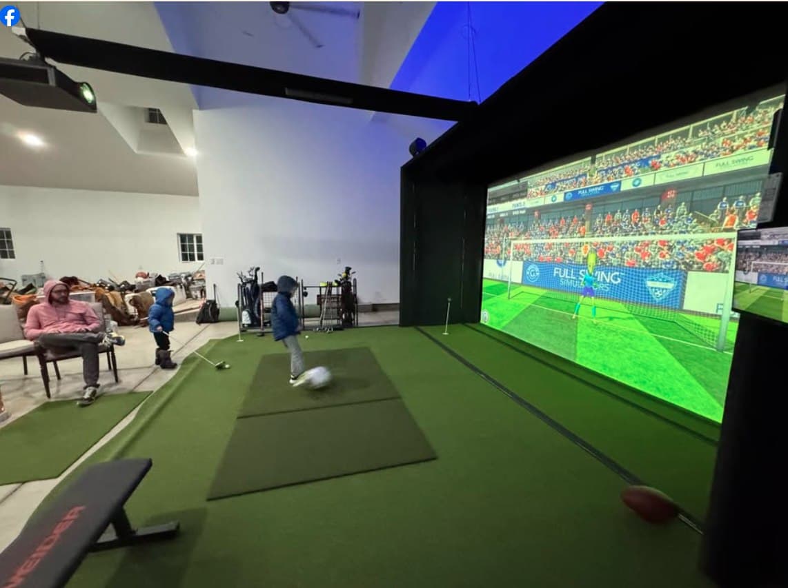Multisport mode in use (soccer) — confirms the kids/family multisport software works in the same bay footprint.